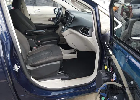 2020 Chrysler Voyager Lx из США, поврежденный, VIN 2C4RC1CG8LR237441